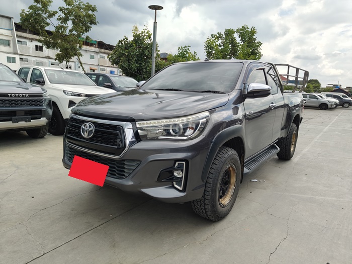TOYOTA Hilux