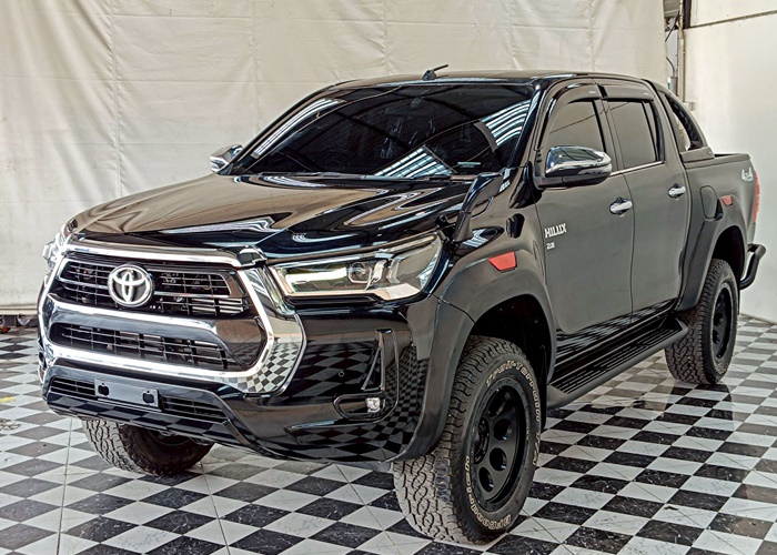 TOYOTA Hilux