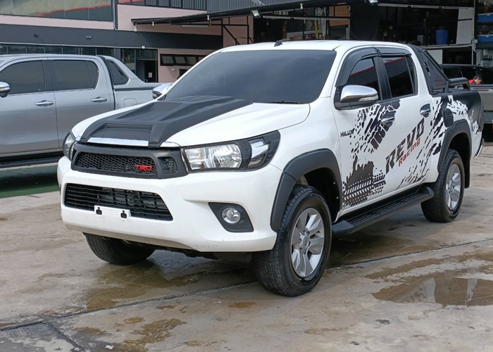 TOYOTA Hilux