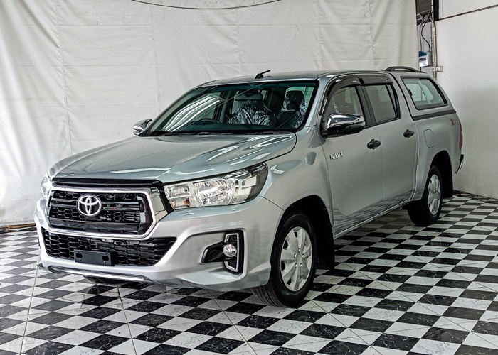 TOYOTA Hilux