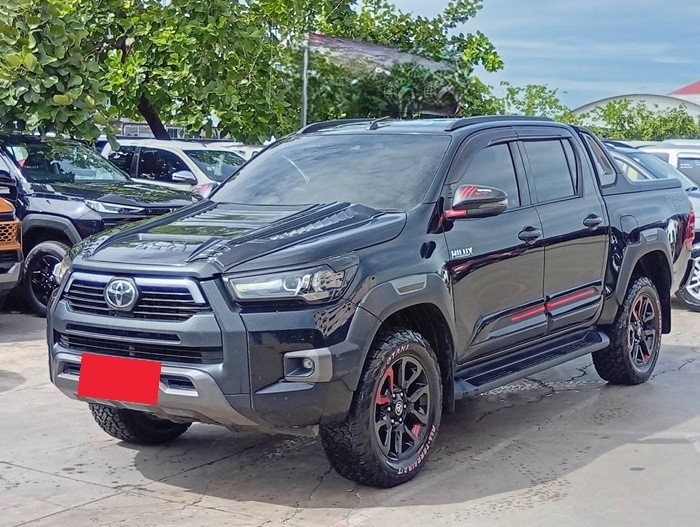 TOYOTA Hilux