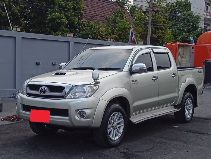TOYOTA Hilux