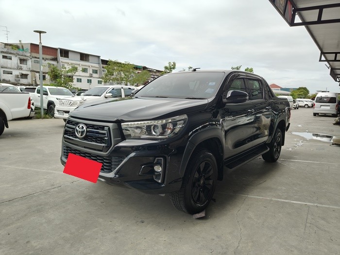 TOYOTA Hilux