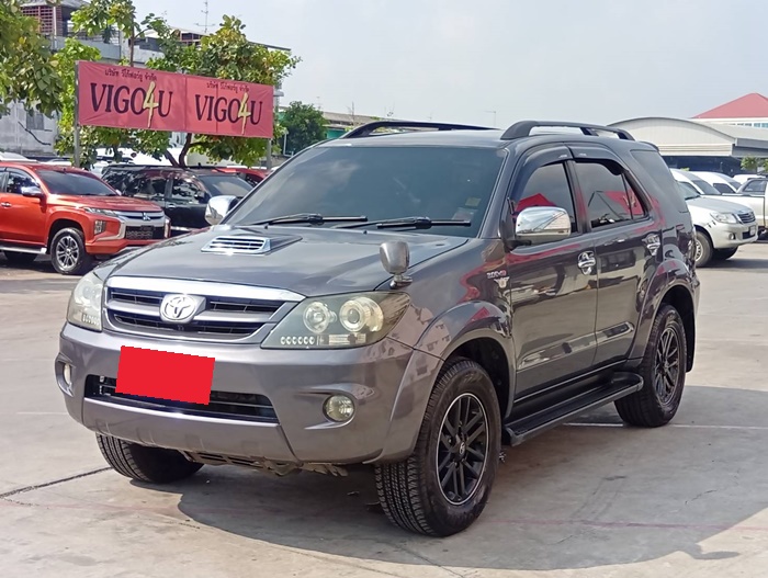 TOYOTA Fortuner