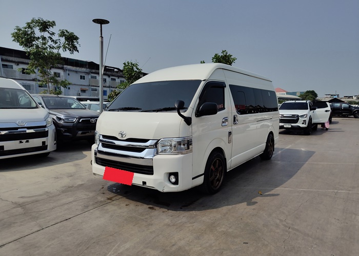 TOYOTA COMMUTER