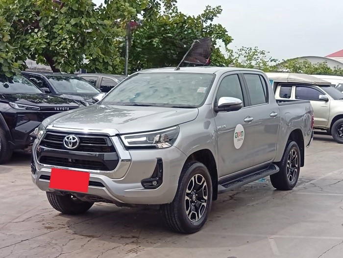 TOYOTA Hilux