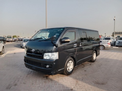 TOYOTA HIACE