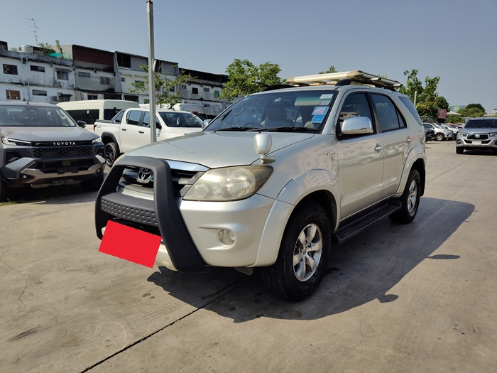 TOYOTA Fortuner
