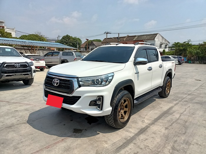 TOYOTA Hilux