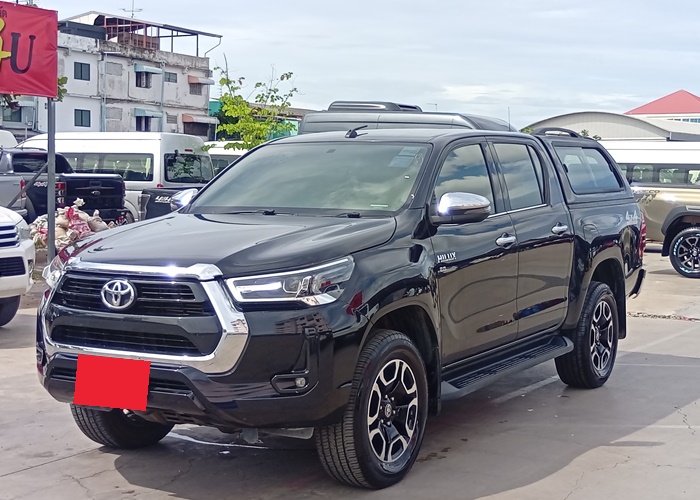TOYOTA Hilux