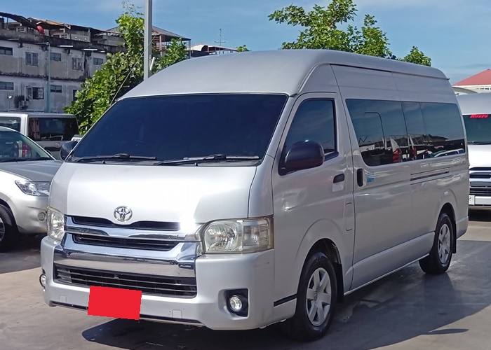 TOYOTA COMMUTER