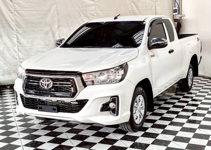 TOYOTA Hilux