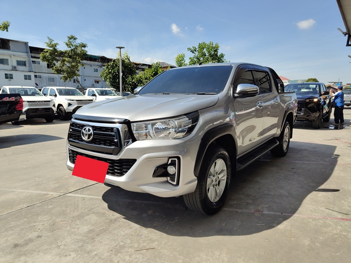 TOYOTA Hilux