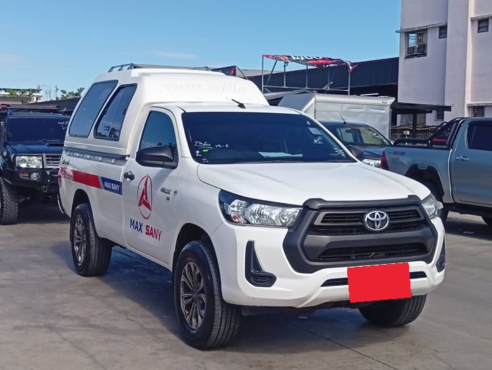 TOYOTA Hilux