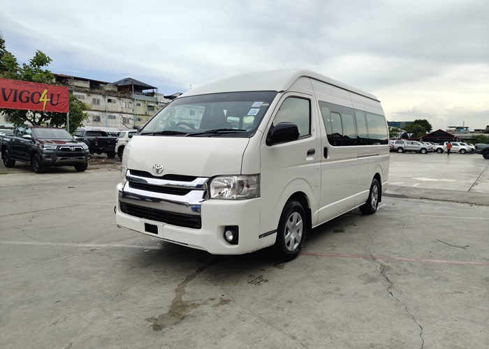 TOYOTA COMMUTER