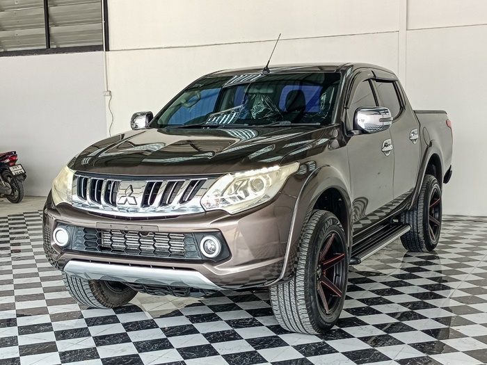 MITSUBISHI Triton