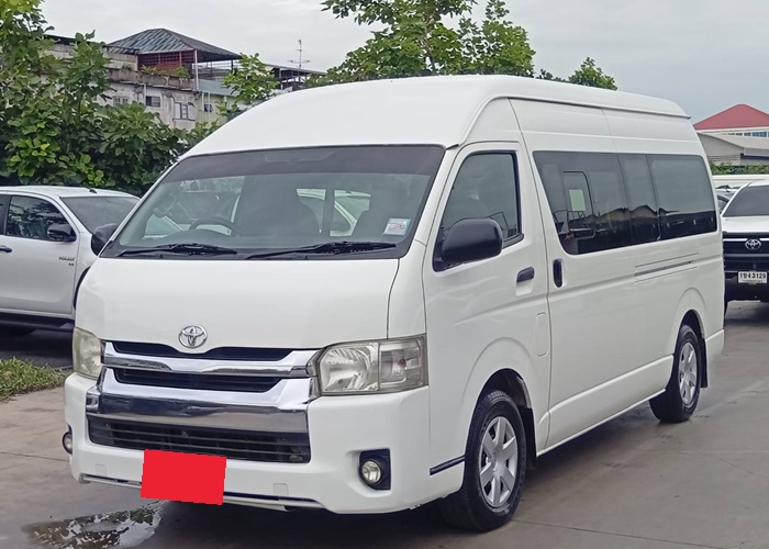 TOYOTA COMMUTER