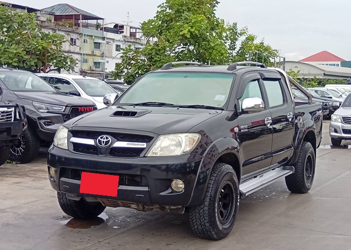TOYOTA Hilux