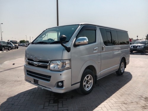 TOYOTA HIACE