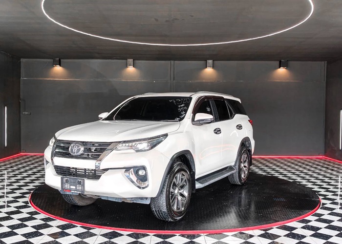 TOYOTA Fortuner