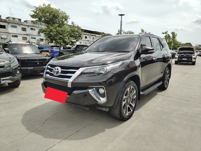 TOYOTA Fortuner