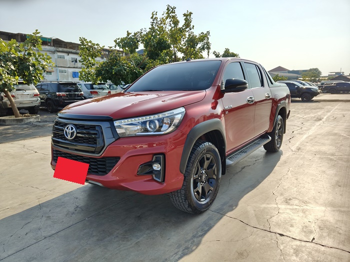 TOYOTA Hilux