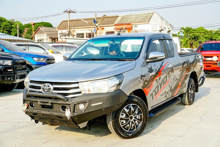 TOYOTA Hilux