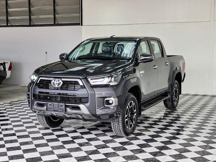 TOYOTA Hilux