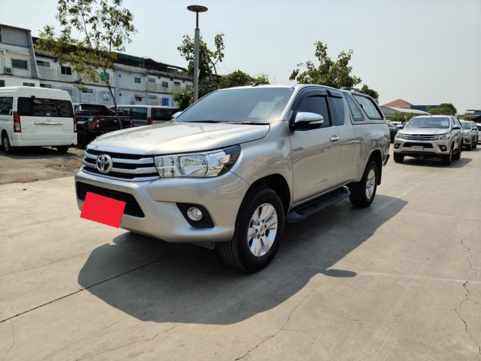 TOYOTA Hilux