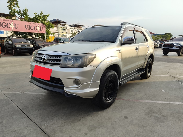 TOYOTA Fortuner