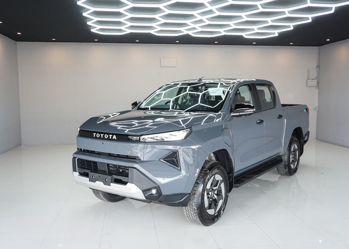 TOYOTA HILUX TRAVO E