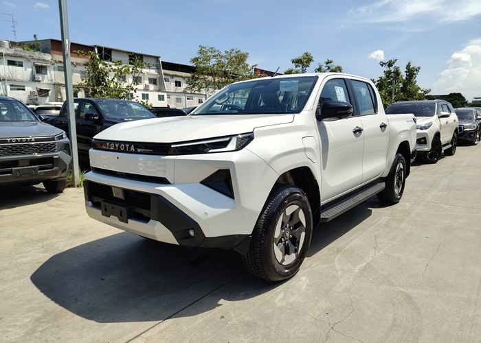 TOYOTA HILUX TRAVO E