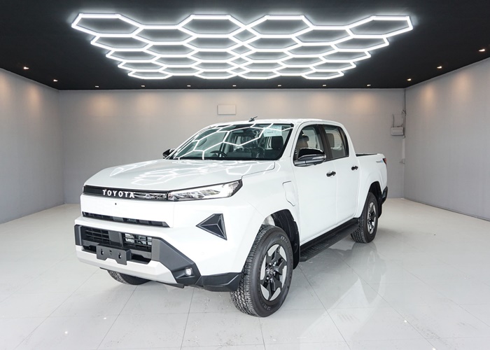 TOYOTA HILUX TRAVO E