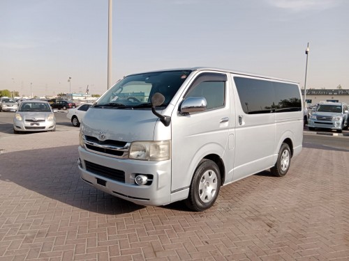 TOYOTA HIACE