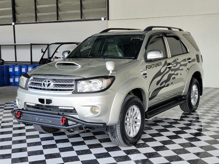 TOYOTA Fortuner