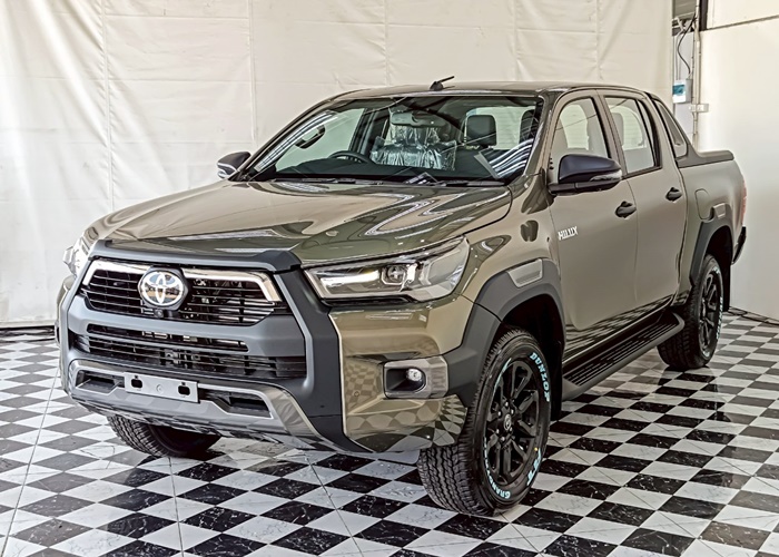 TOYOTA Hilux