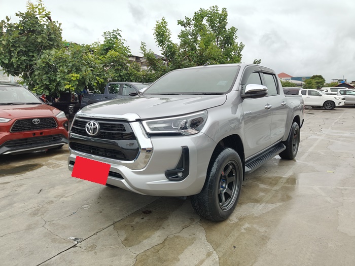 TOYOTA Hilux