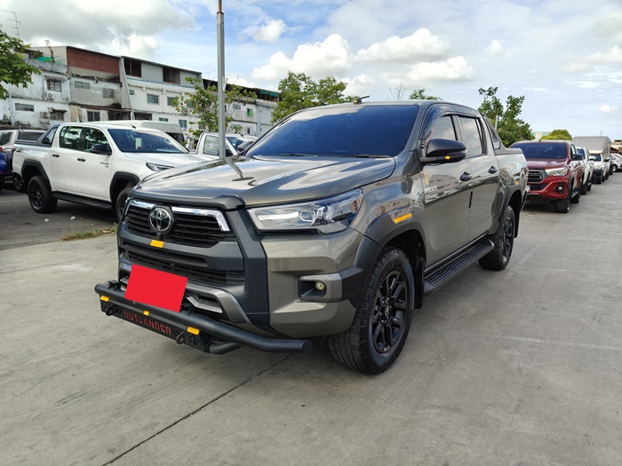 TOYOTA Hilux