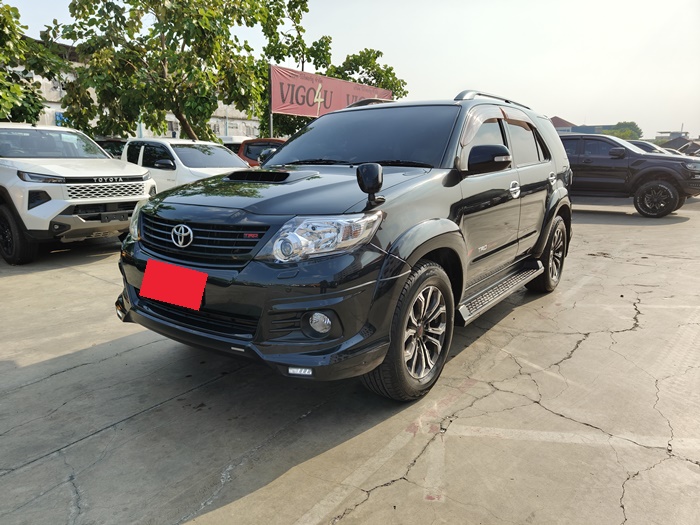 TOYOTA Fortuner