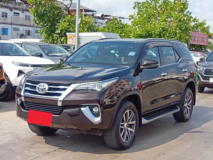 TOYOTA Fortuner