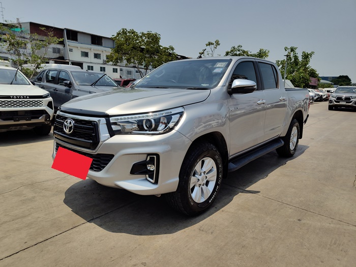 TOYOTA Hilux