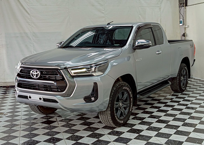 TOYOTA Hilux