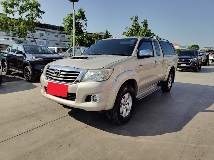 TOYOTA Hilux
