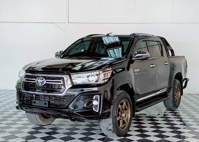 TOYOTA Hilux