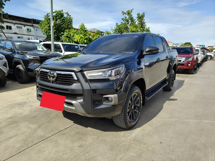 TOYOTA Hilux
