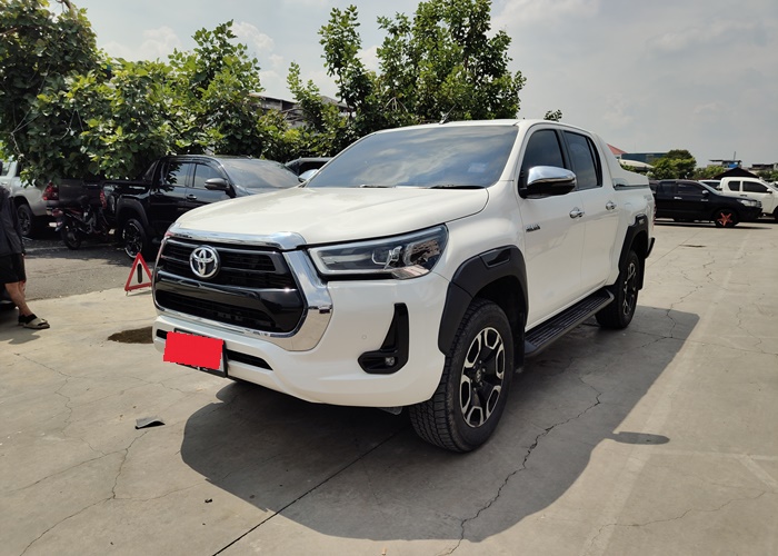 TOYOTA Hilux