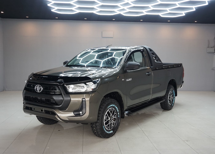 TOYOTA Hilux