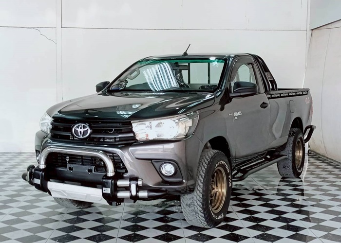 TOYOTA Hilux