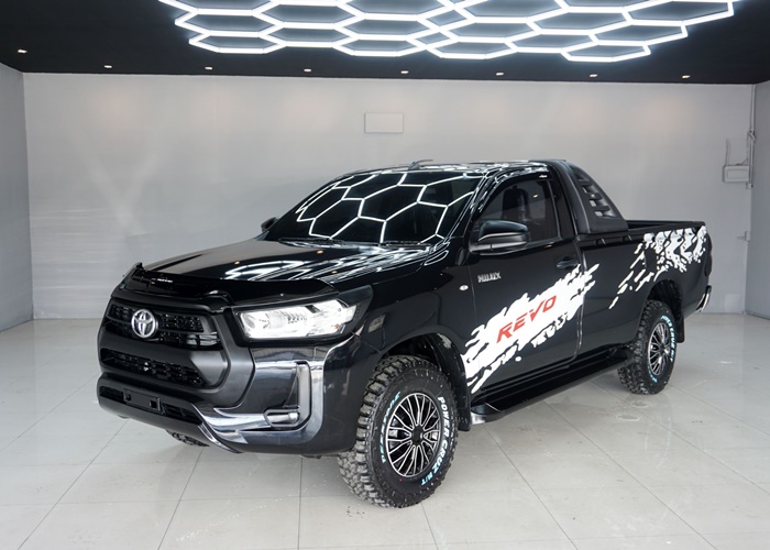 TOYOTA Hilux
