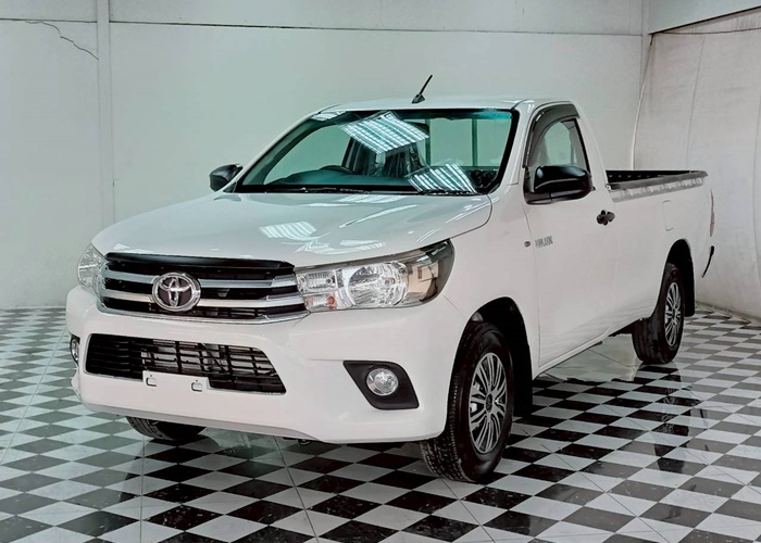 TOYOTA Hilux